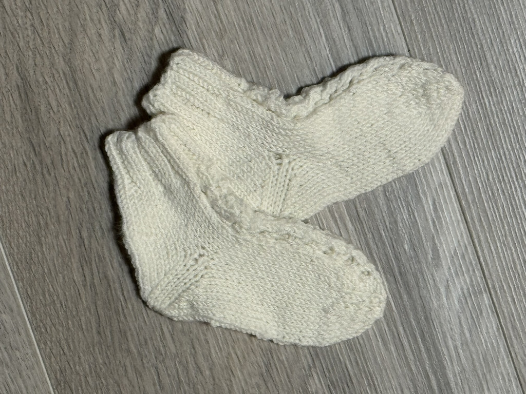 Heimferðarsett Hringsins sett með buxum-prjónauppskrift - Image 17