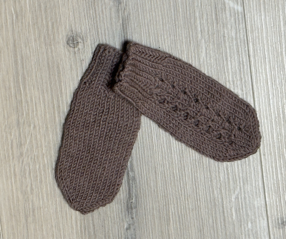 Heimferðarsett Hringsins sett með buxum-prjónauppskrift - Image 36